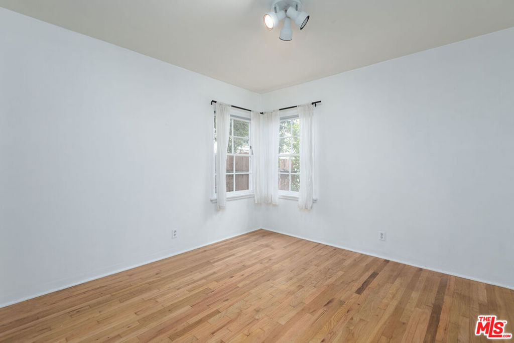 1133 26th Street - Photo 11