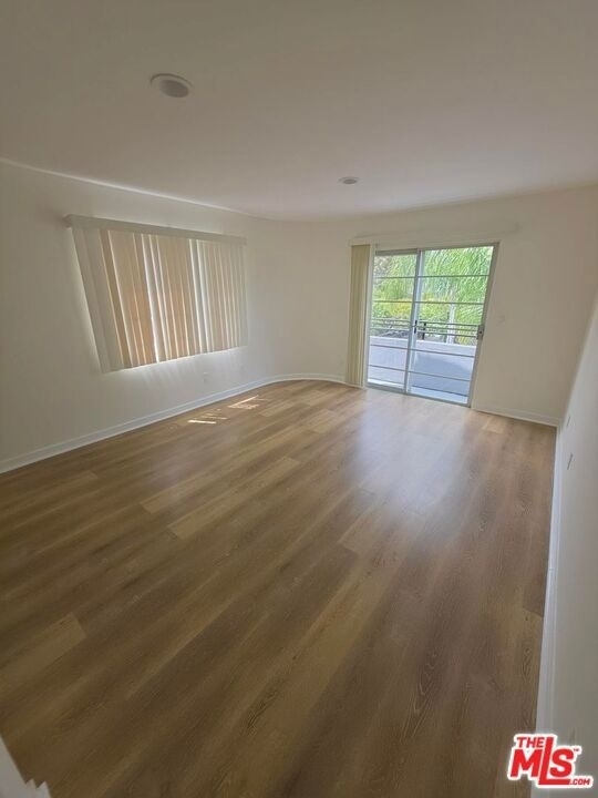 2050 S Bentley Avenue - Photo 3