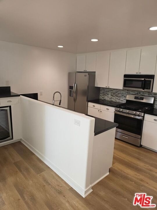 2050 S Bentley Avenue - Photo 2