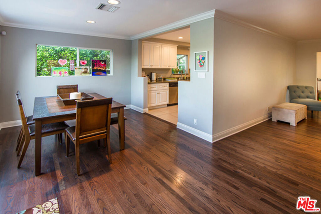 12419 Sarah Street - Photo 9