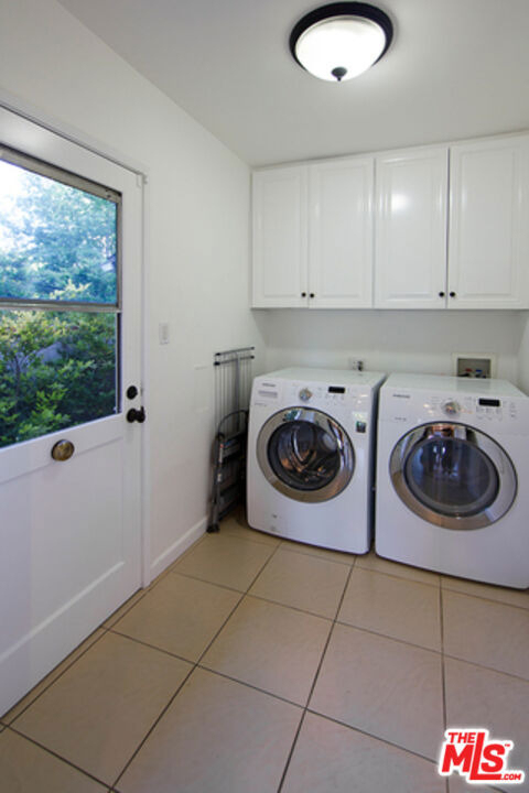 12419 Sarah Street - Photo 14