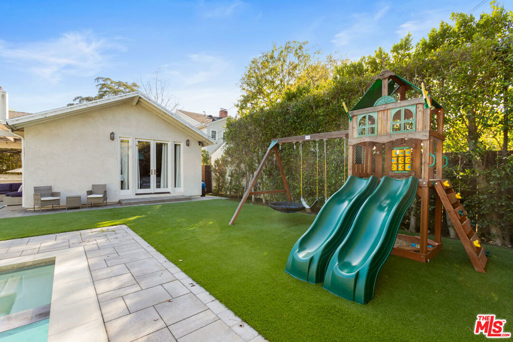 12419 Sarah Street - Photo 2