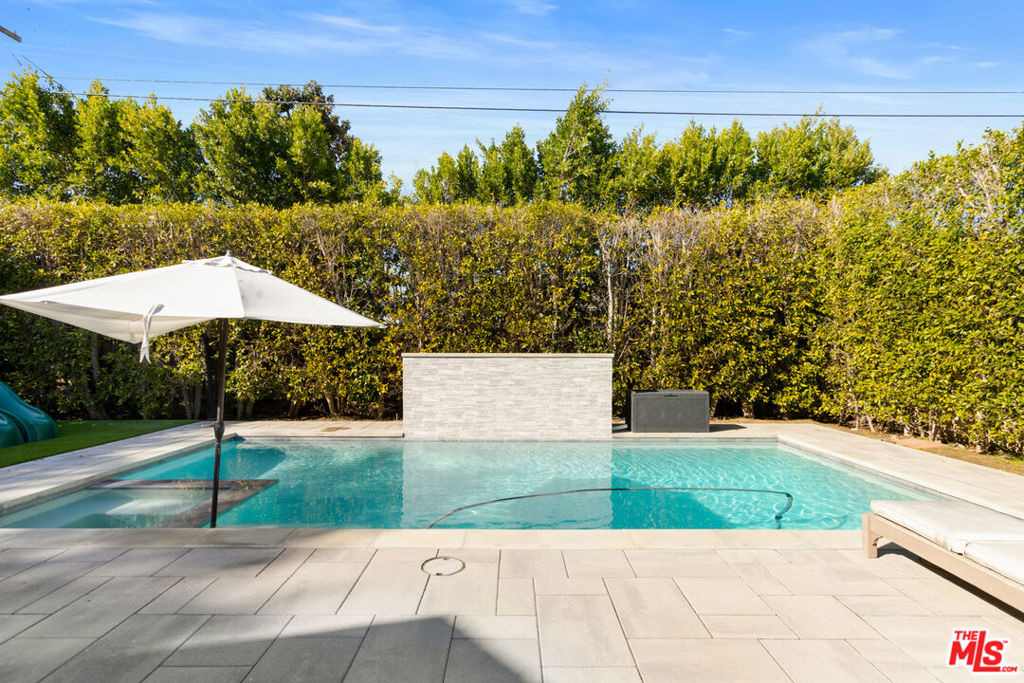 12419 Sarah Street - Photo 17