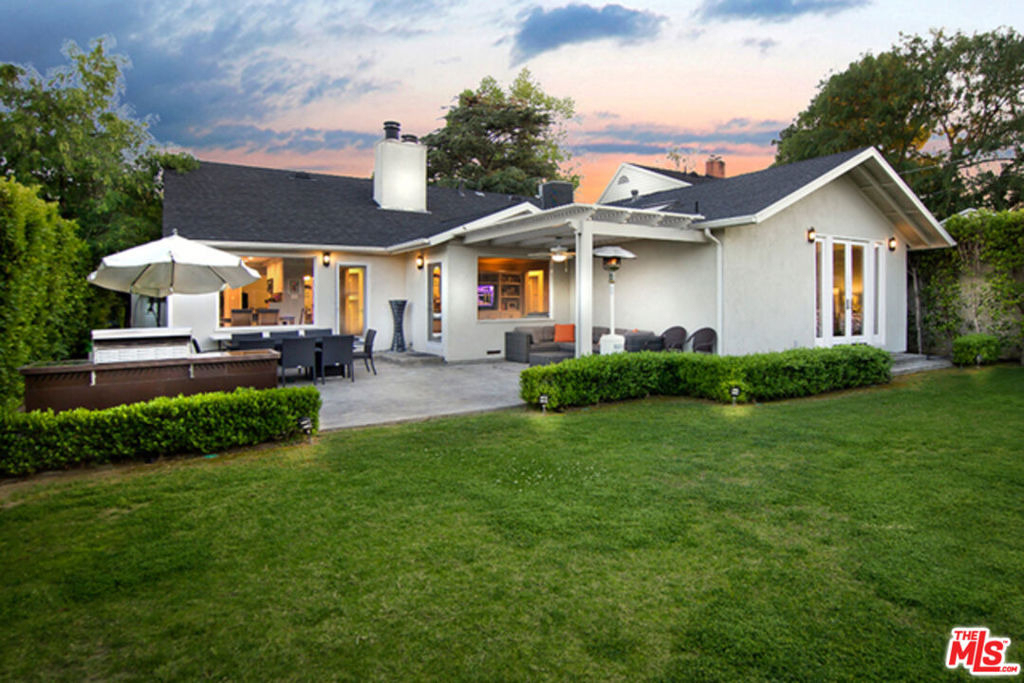 12419 Sarah Street - Photo 19