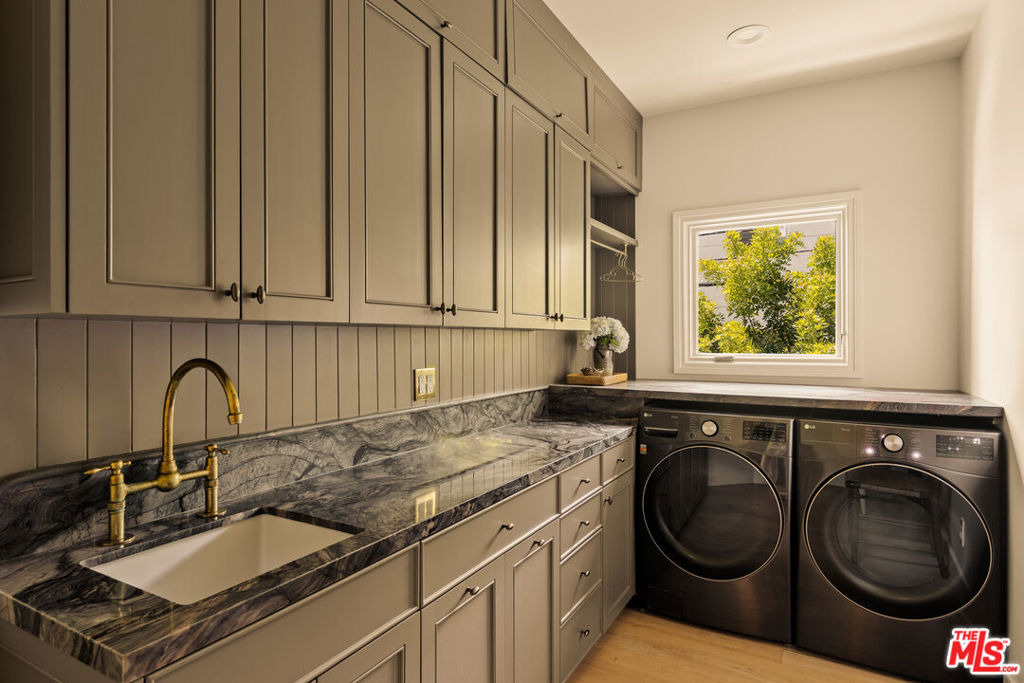 330 7th Street - Photo 25