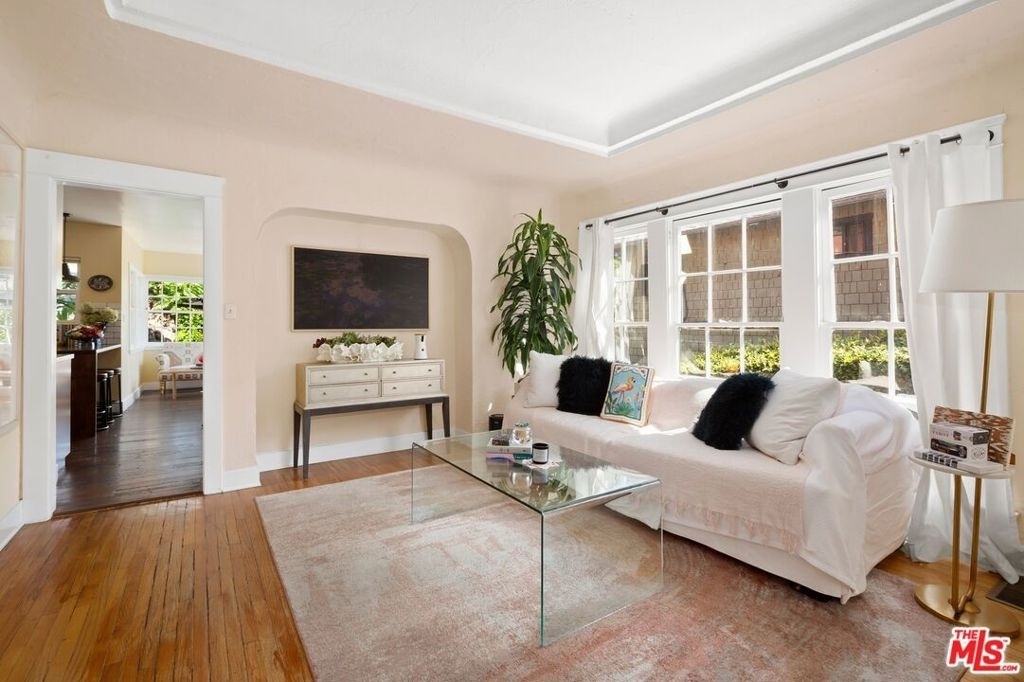 1722 Maltman Avenue - Photo 2
