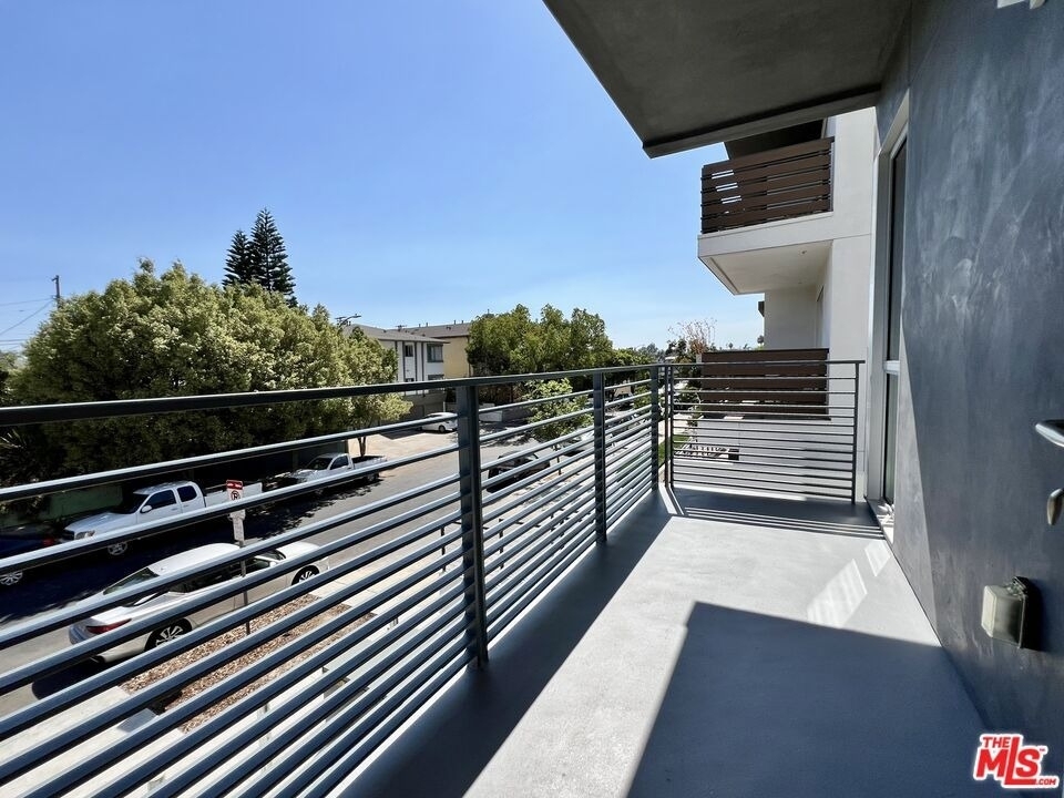 5801 Camerford Avenue - Photo 14