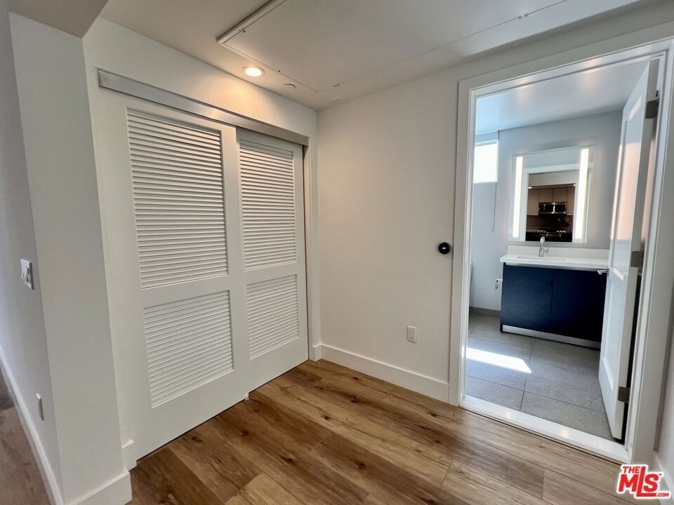 5801 Camerford Avenue - Photo 12