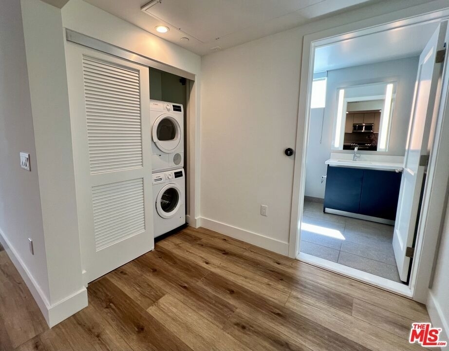 5801 Camerford Avenue - Photo 13