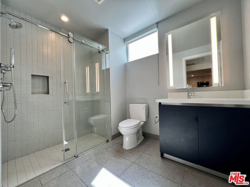 5801 Camerford Avenue - Photo 9