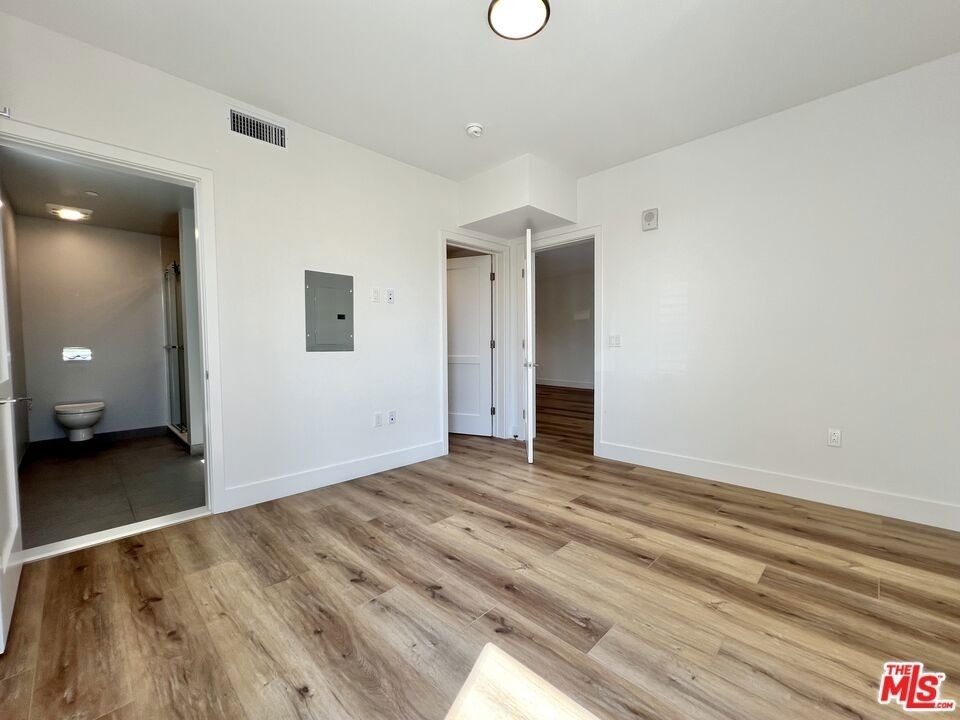 5801 Camerford Avenue - Photo 6