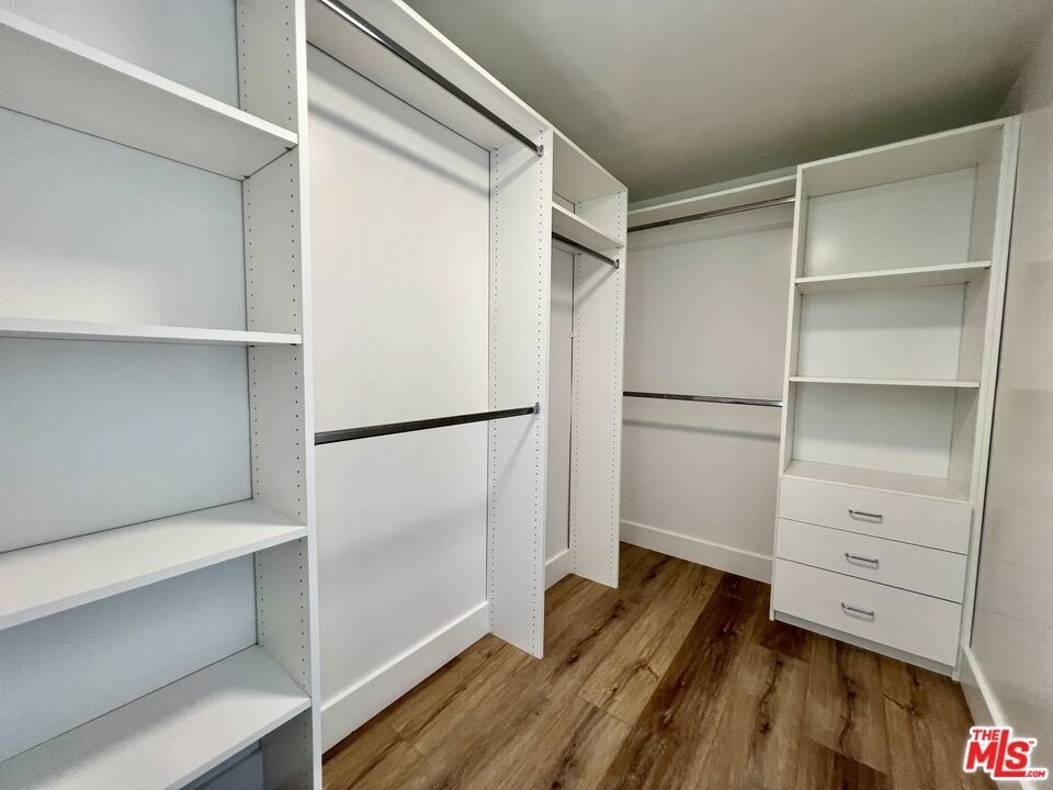 5801 Camerford Avenue - Photo 8