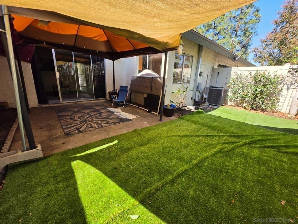 505 Smoketree Gln - Photo 1