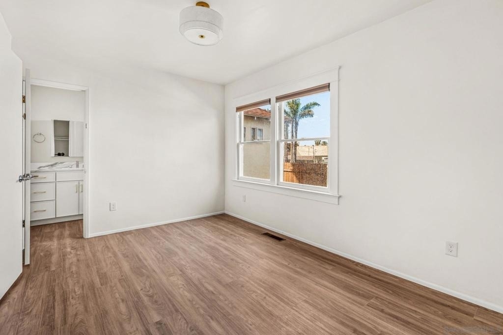 915 Civic Center Dr - Photo 11