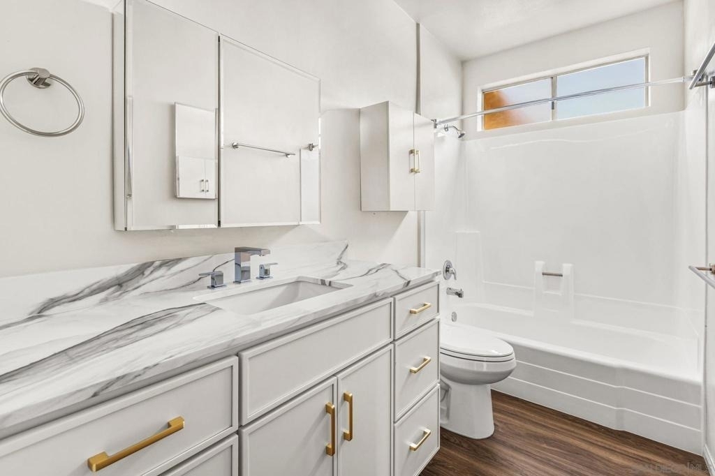 915 Civic Center Dr - Photo 13
