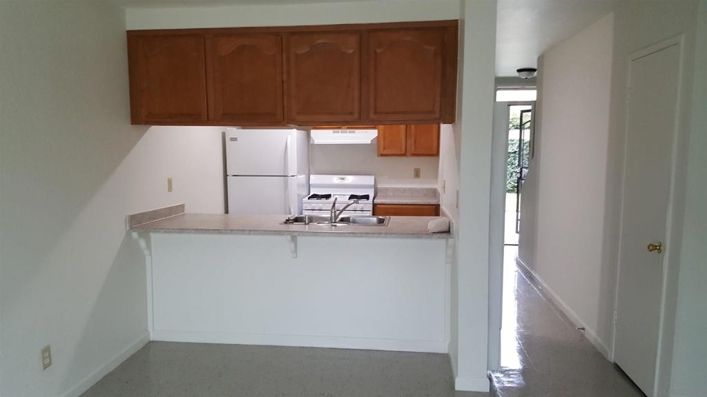 417 N Citrus Ave. - Photo 1
