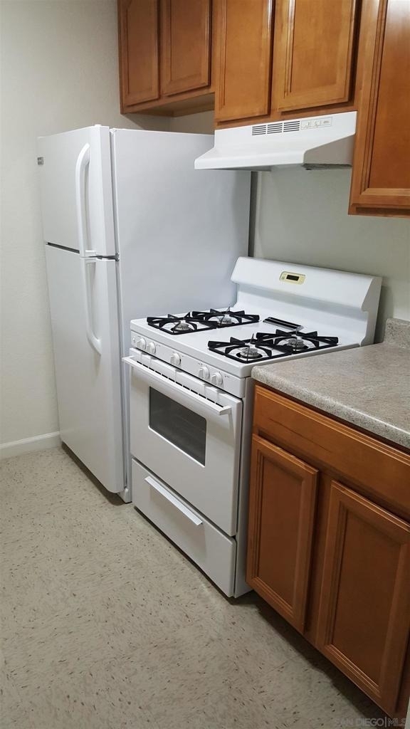 417 N Citrus Ave. - Photo 2