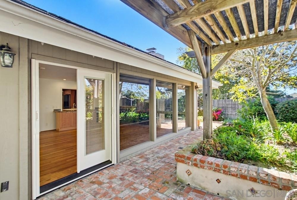 8635 Cliffridge - Photo 21
