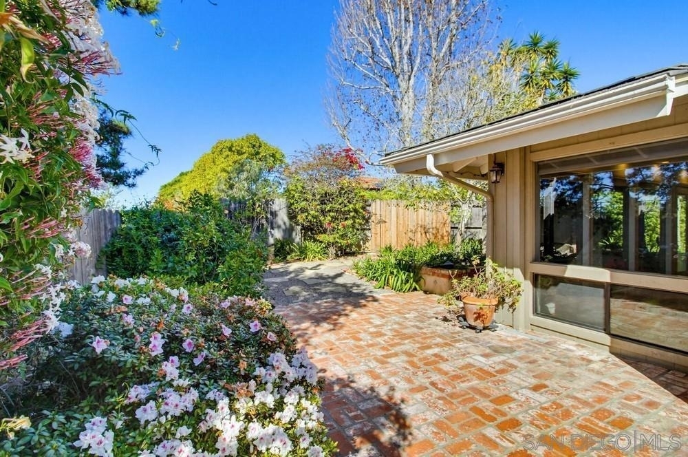 8635 Cliffridge - Photo 22