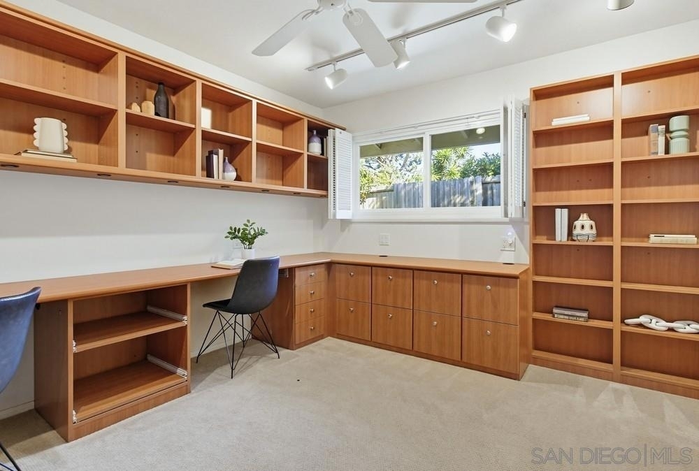 8635 Cliffridge - Photo 18