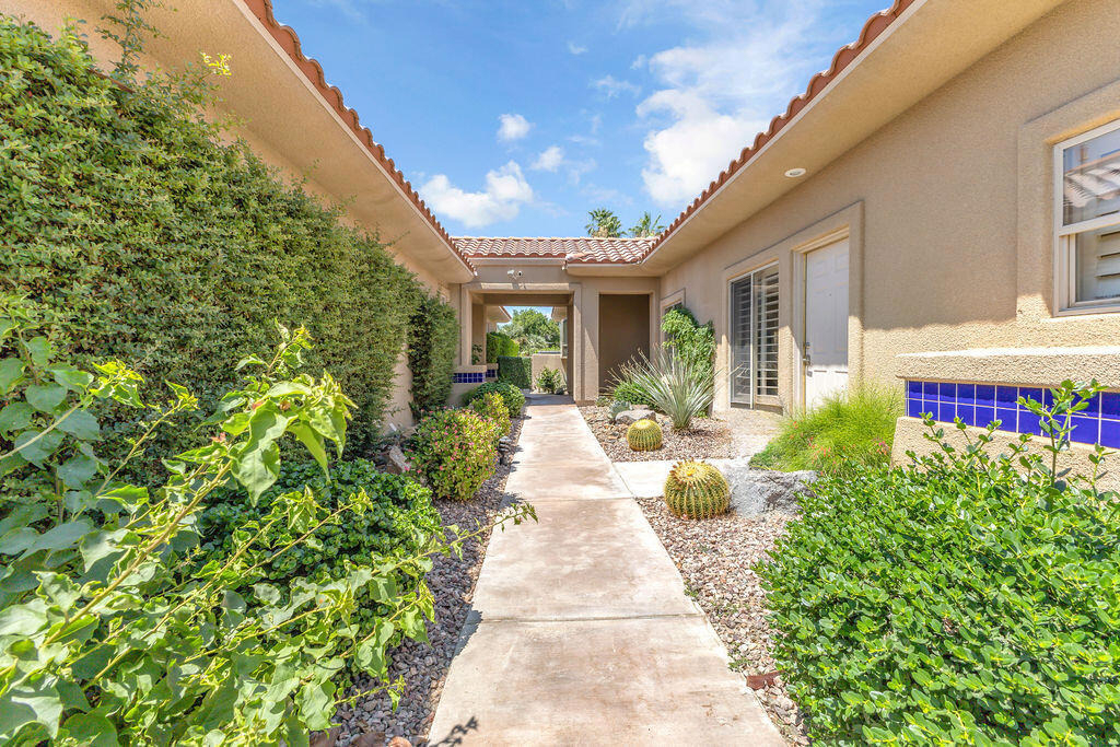 93 Kavenish Drive - Photo 1