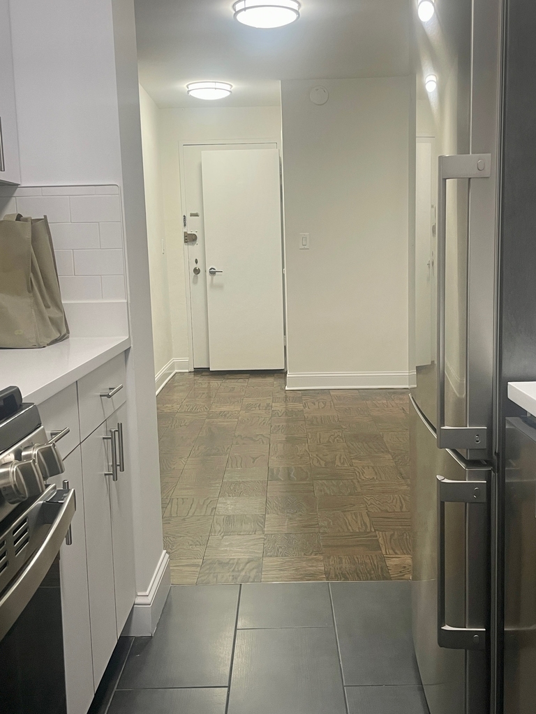 405 East 56th Street - Photo 3