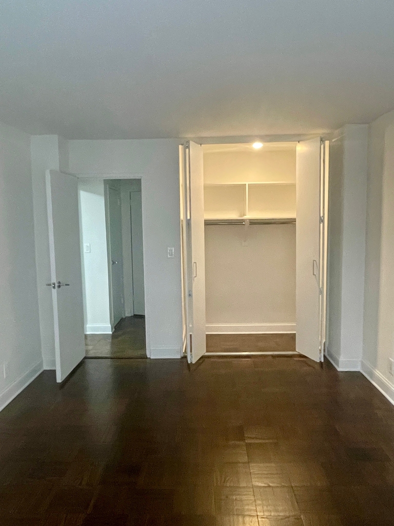405 East 56th Street - Photo 5