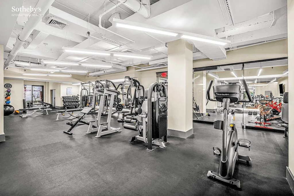416 West 52nd Street - Photo 7