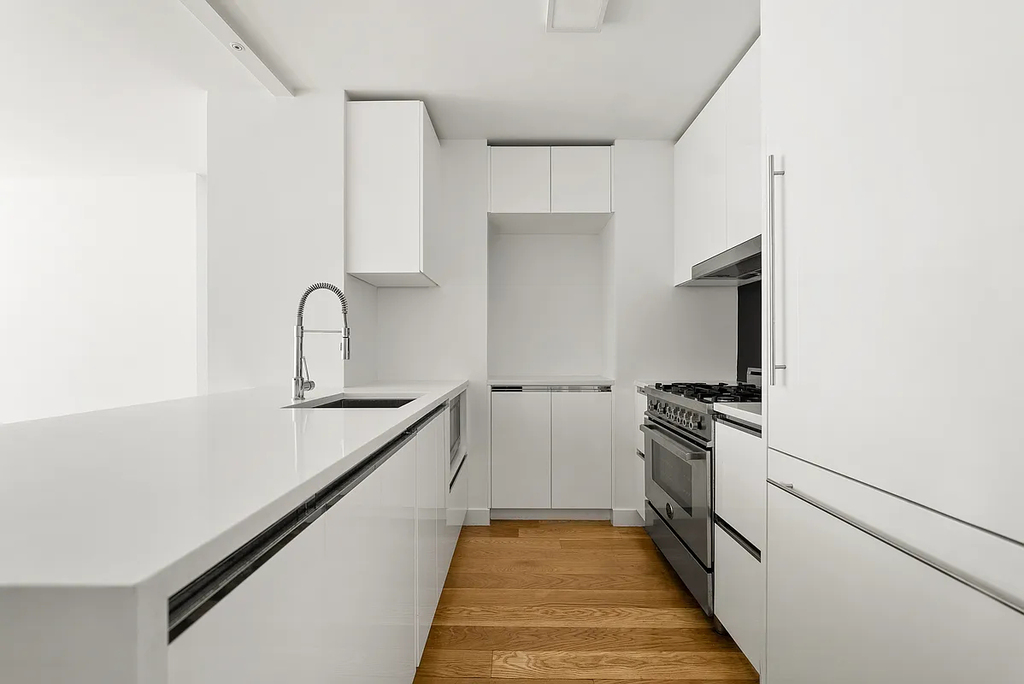 West 53rd st/ 8th ave - Photo 2