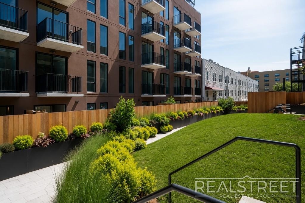 150 Noll St - Photo 10