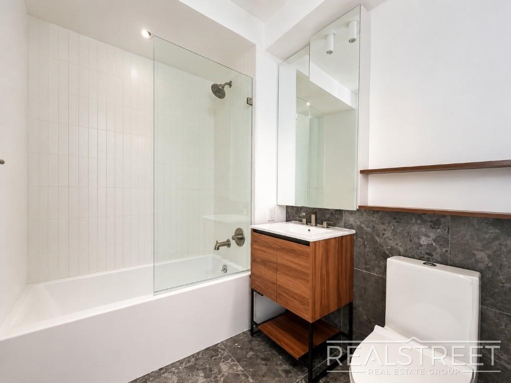 150 Noll St - Photo 4