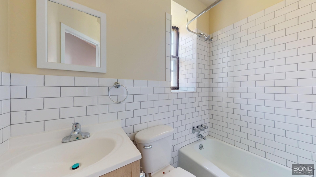 Riverdale Avenue - Photo 6