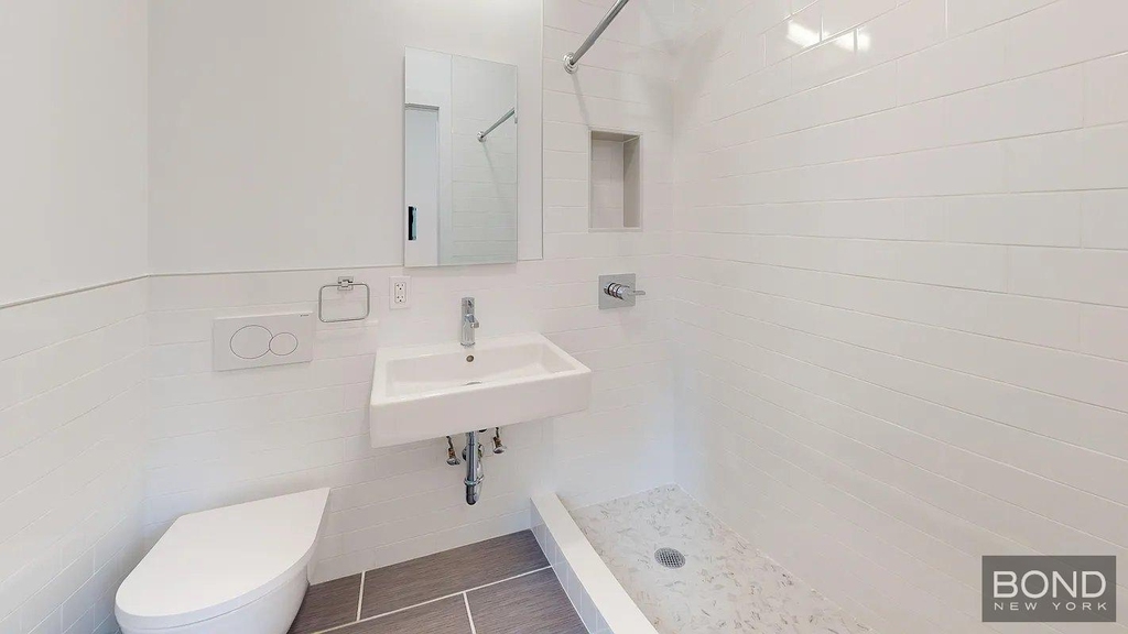 37.5 Bedford Street - Photo 10