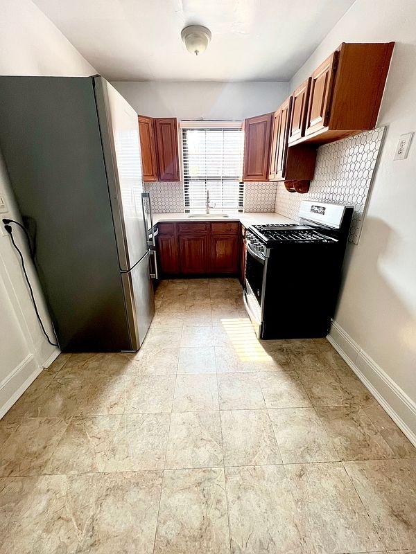 191st Street - Photo 2