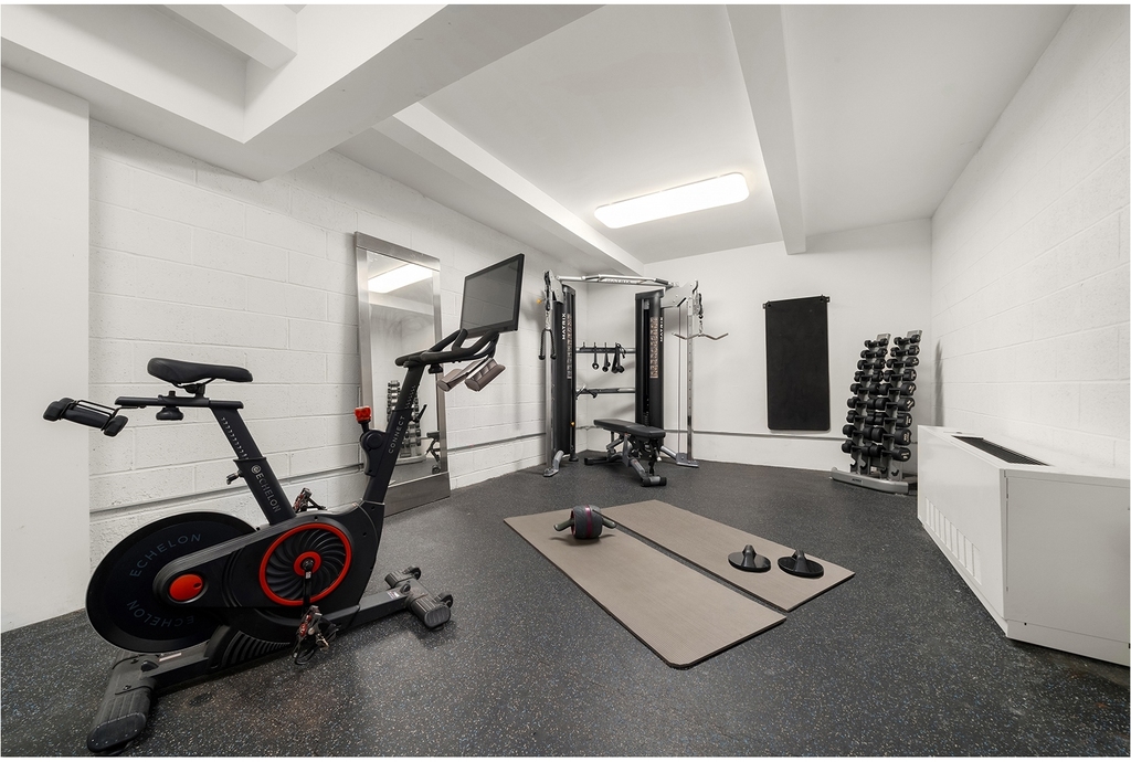 159 Bleecker St - Photo 9