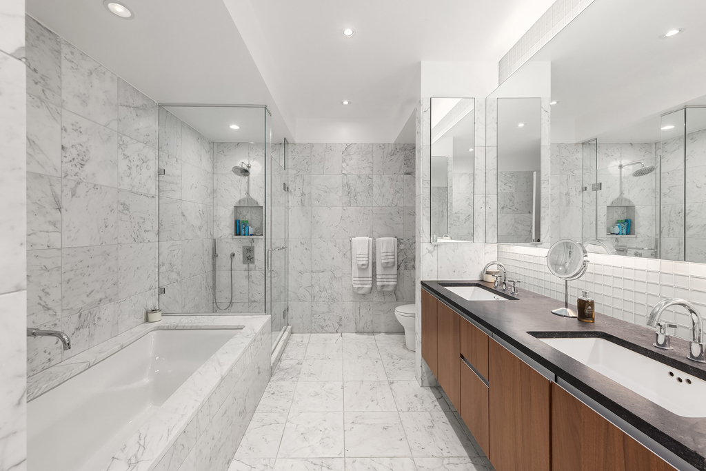 311 W Broadway - Photo 4