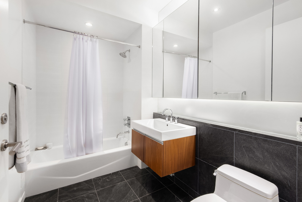 311 W Broadway - Photo 6