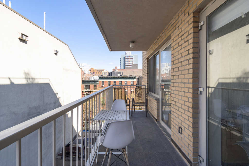 159 Bleecker St - Photo 1