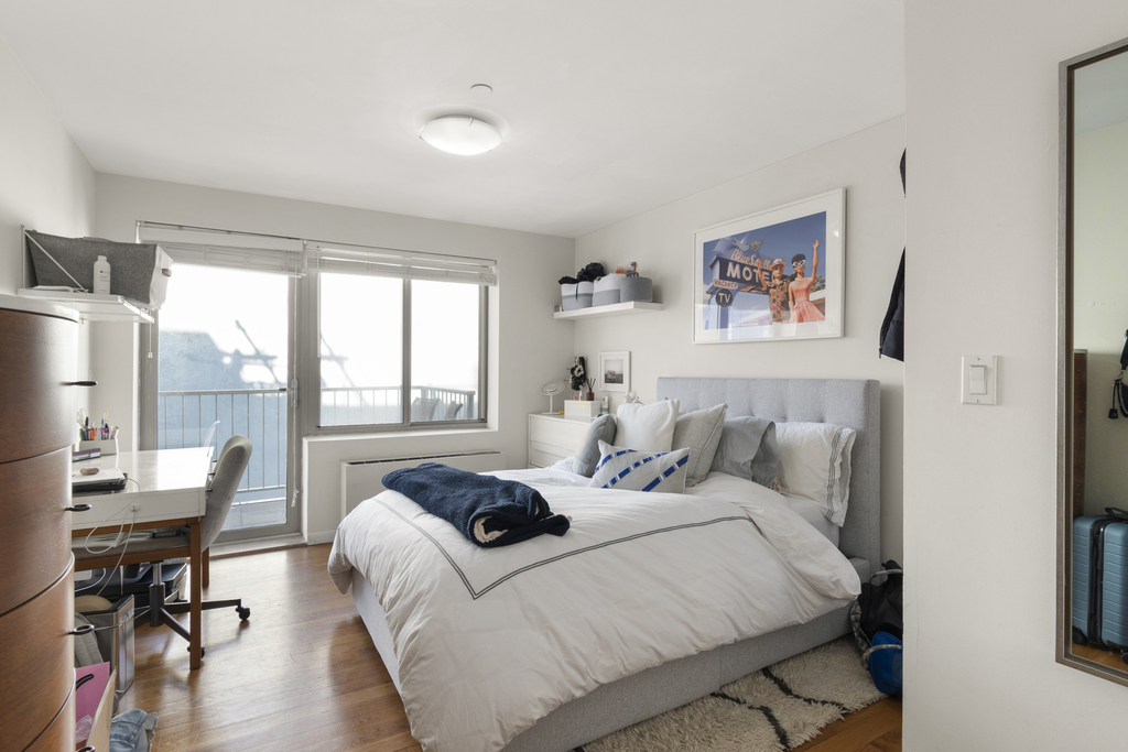 159 Bleecker St - Photo 2