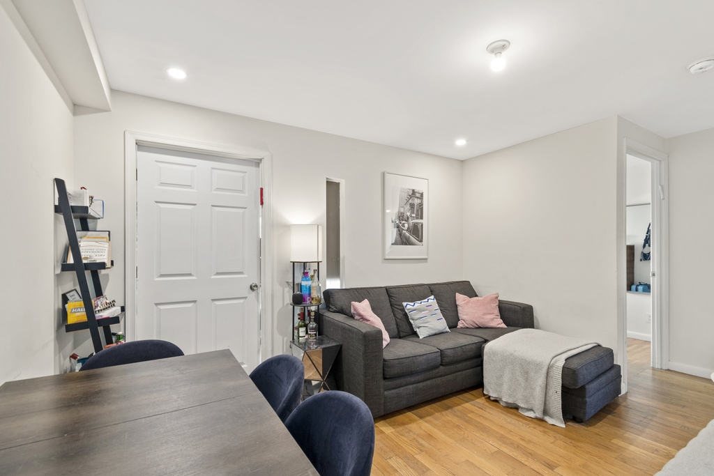 159 Bleecker St - Photo 6