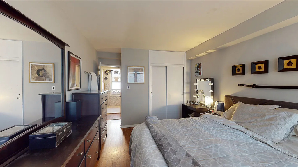East 58th Street - Photo 2