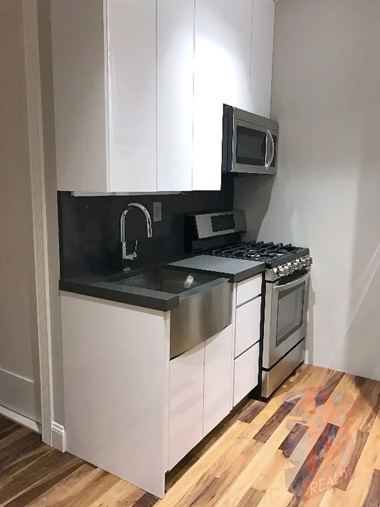  West 14th Street - Photo 2