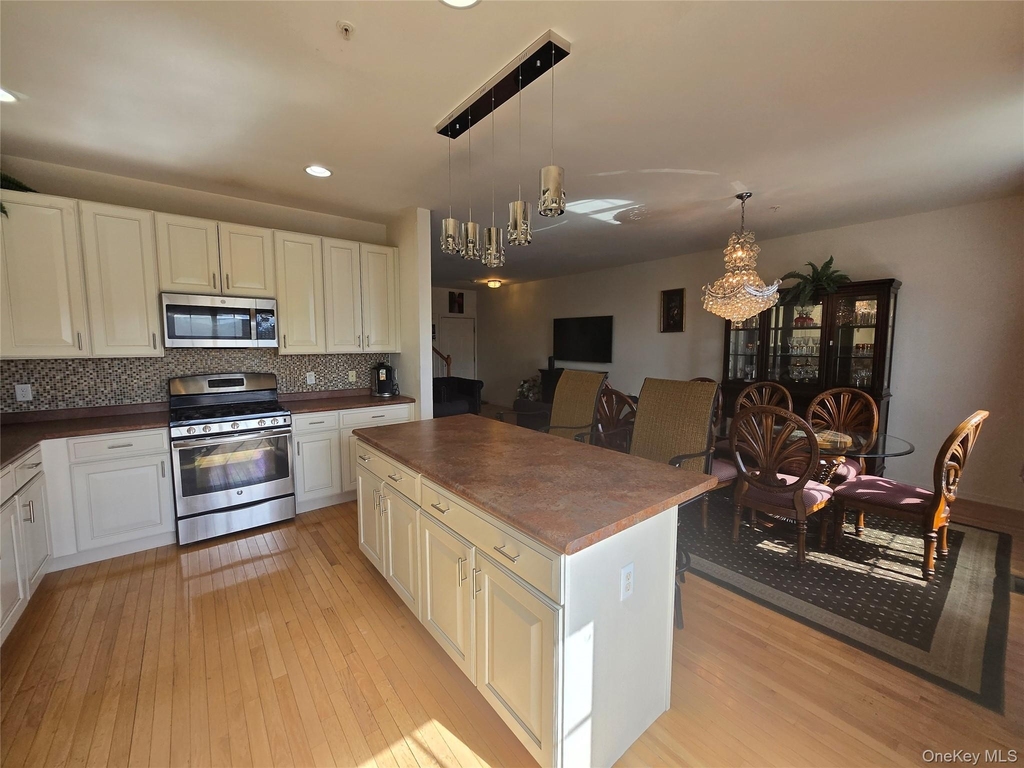913 Hawthorn Way - Photo 10