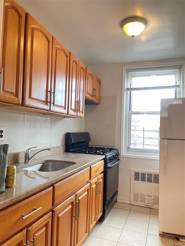 66-01 Burns Street - Photo 3