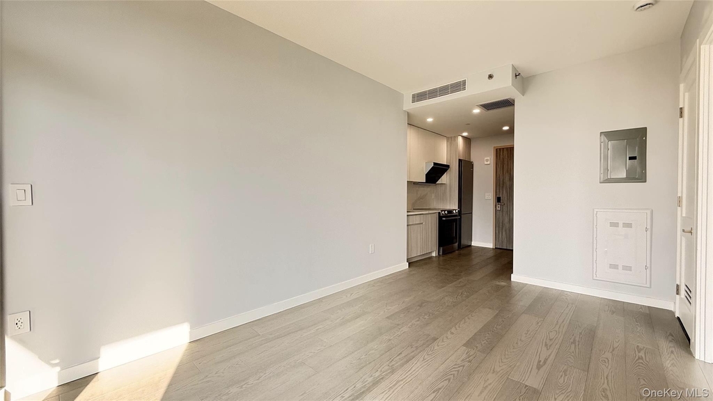 134-11 Franklin Avenue - Photo 1
