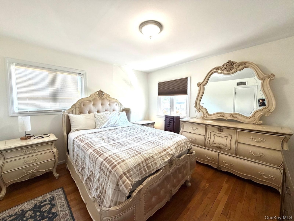 906 Park Court - Photo 7