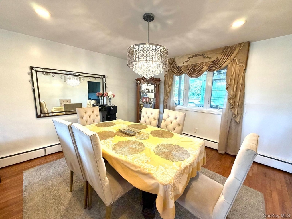 906 Park Court - Photo 2