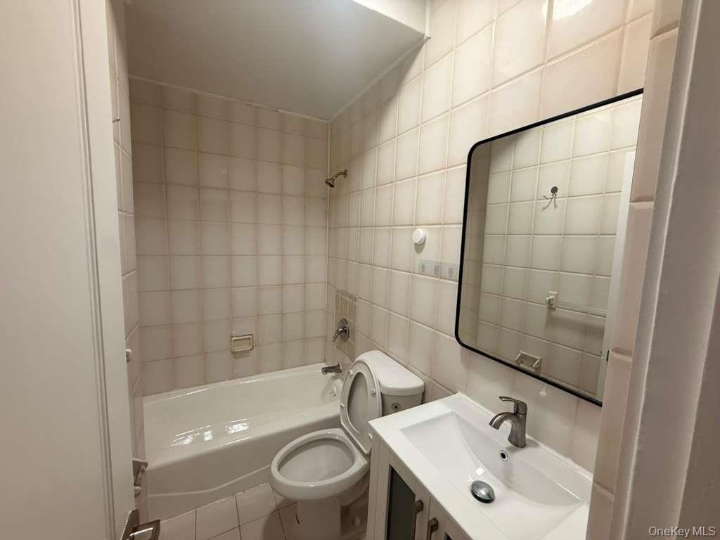 102-39 66th Avenue - Photo 3