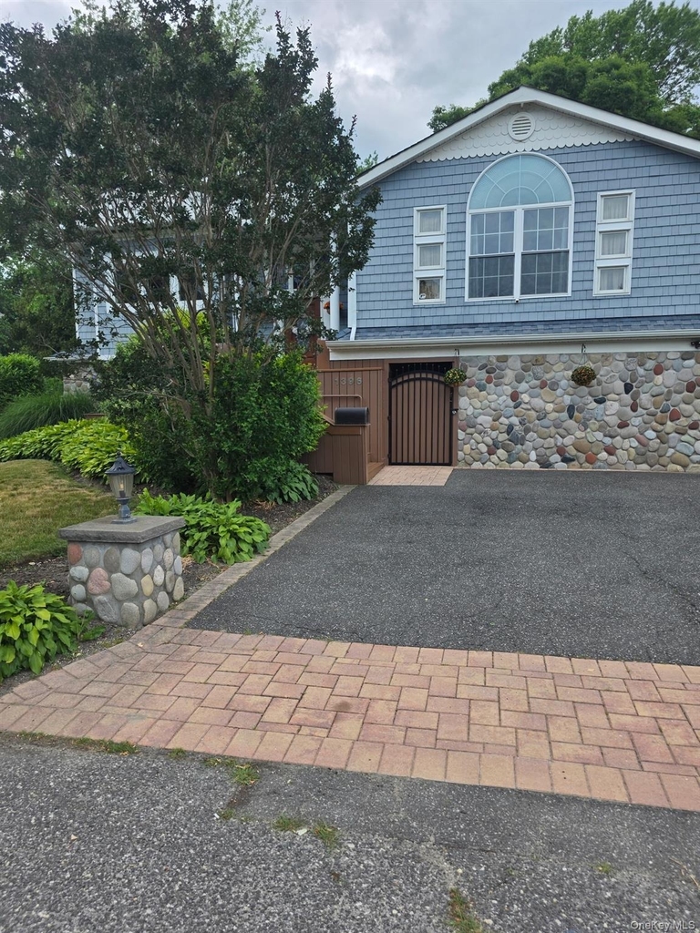 1396 Illinois Avenue - Photo 0