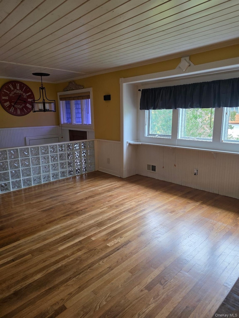 1396 Illinois Avenue - Photo 7